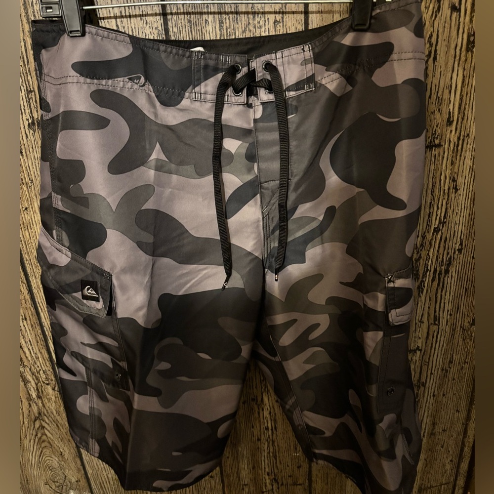 Quiksilver Men's Camo Swim Shorts - Black 33 - Picture 1 of 8
